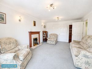 Sitting room- click for photo gallery